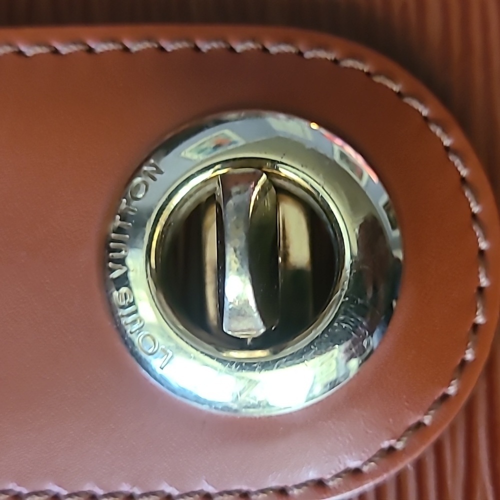 Louis Vuitton Crossbody/Shoulder Epi Bag, Fauve Brown M52343 VI 0992 Hp 20x🔥 - Picture 15 of 15